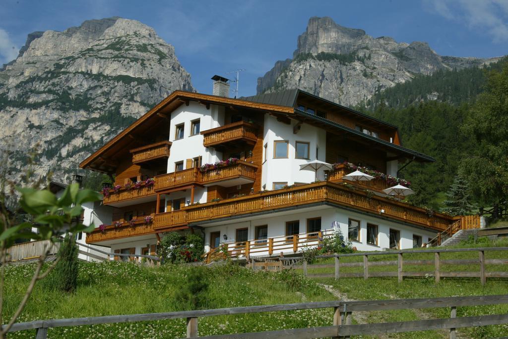 Hotel Garni Miriam à La Villa  Extérieur photo